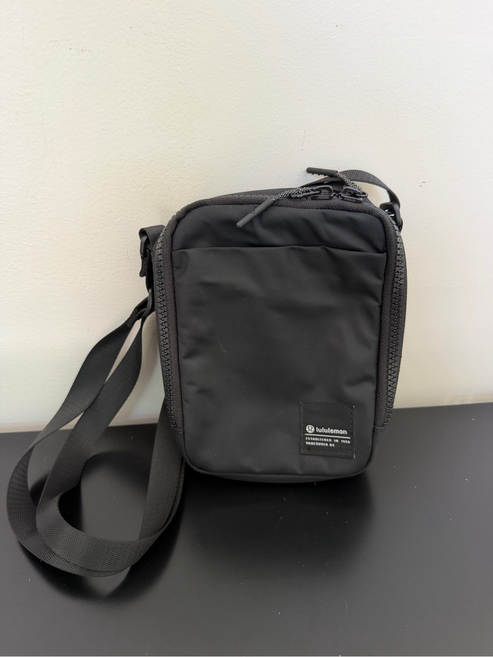 lululemon athletica Black Men's Crossbody Belt Bag